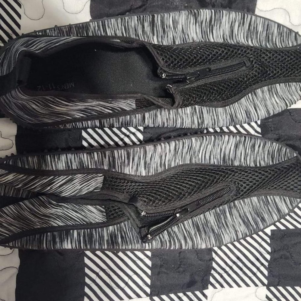 Swim shoes